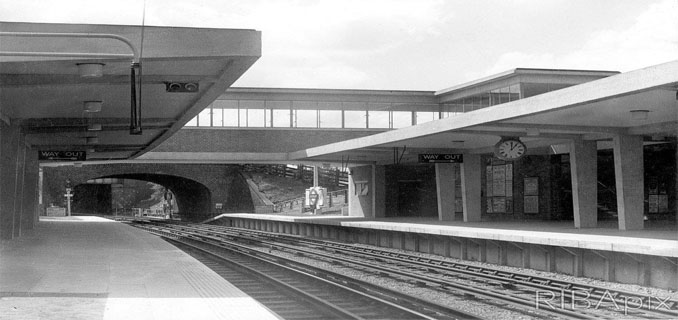 Photography Installation Way Out West, Station Place